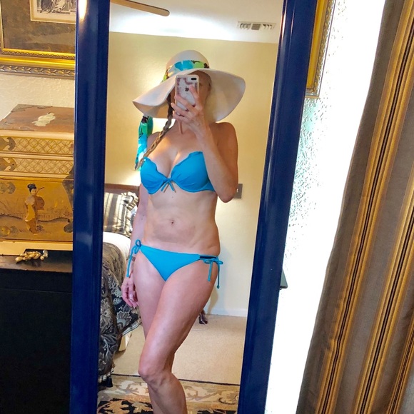 Victoria Secret sky blue bikini 34D S/P bottom - Picture 1 of 7